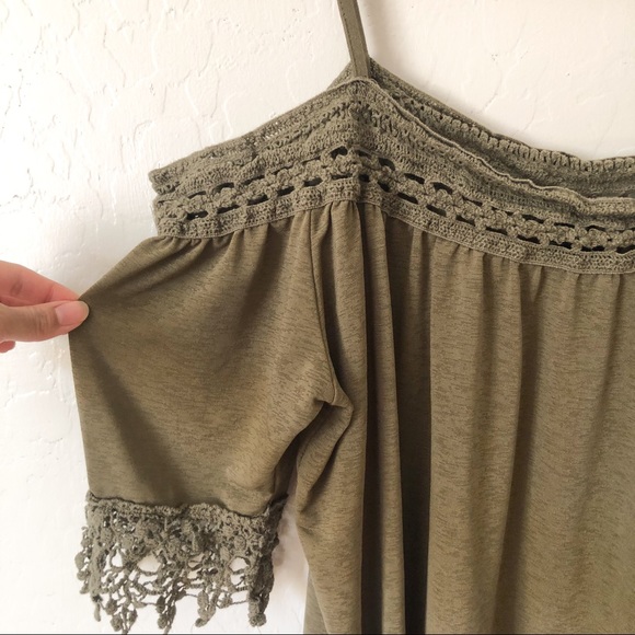 ❌SOLD❌RUE21 Boho Cold Shoulder Top Lace Trim Olive - Picture 2 of 4